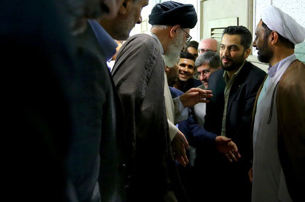 (تصاویر) محفل شعر خوانی در حضور رهبر انقلاب (تصاویر) محفل شعر خوانی در حضور رهبر انقلاب