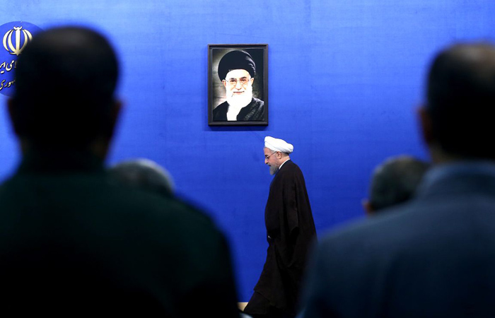 (تصاویر) افطاری روحانی با فرماندهان نظامی (تصاویر) افطاری روحانی با فرماندهان نظامی