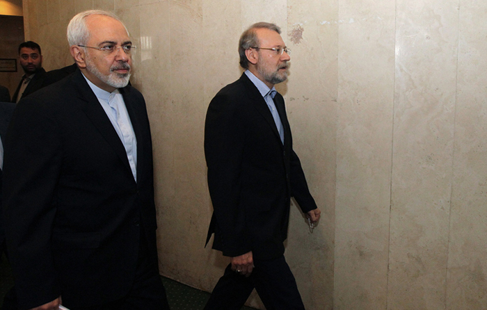 (تصاویر) لاریجانی به استقبال ظریف رفت (تصاویر) لاریجانی به استقبال ظریف رفت