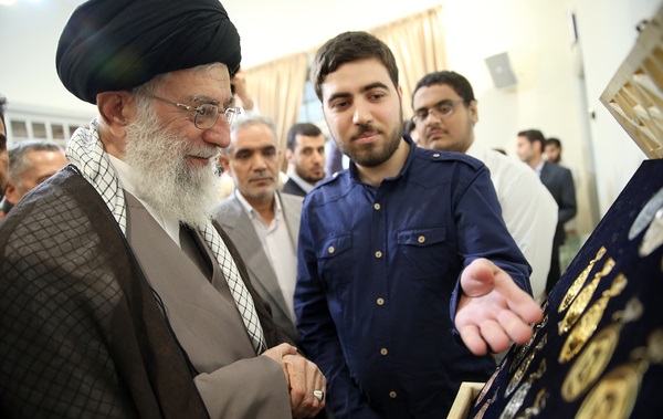 (تصاویر) تقدیم مدالهای المپیاد به رهبر انقلاب (تصاویر) تقدیم مدالهای المپیاد به رهبر انقلاب
