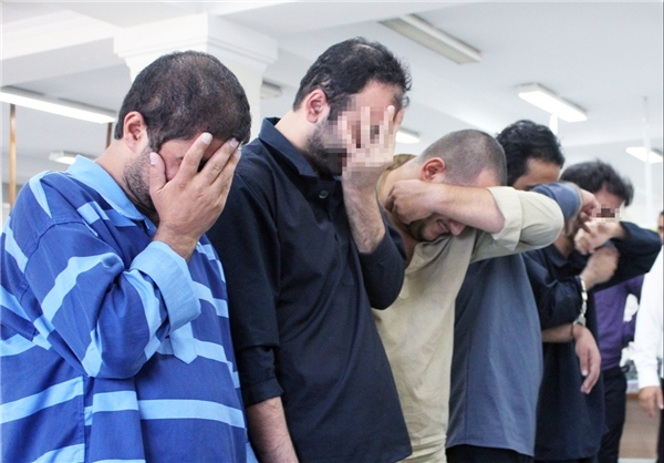 یک پرونده با ۳۰۰ شاکی یک پرونده با ۳۰۰ شاکی