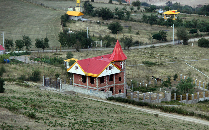 (تصاویر) زمینخواری در گردنه حیران (تصاویر) زمینخواری در گردنه حیران