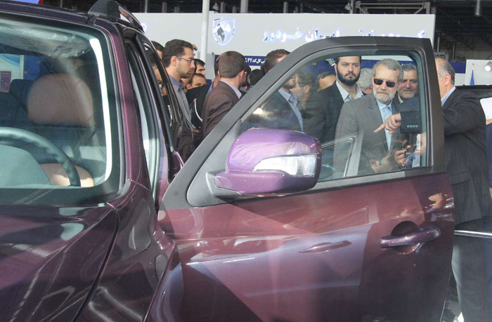 (تصاویر) علی لاریجانی پشت فرمان