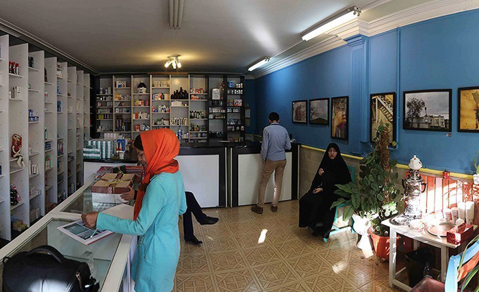 (تصاویر) داروخانه ای از جنس نگارخانه (تصاویر) داروخانه ای از جنس نگارخانه