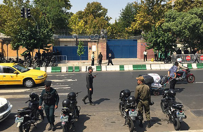 (تصاویر) بازگشایی سفارت انگلیس در تهران (تصاویر) بازگشایی سفارت انگلیس در تهران