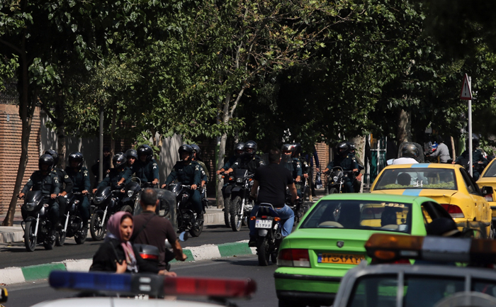 (تصاویر) بازگشایی سفارت انگلیس در تهران (تصاویر) بازگشایی سفارت انگلیس در تهران