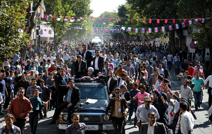 (تصاویر) استقبال از روحانی تغییری نکرد