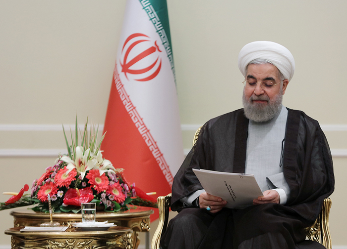 (تصاویر) دیدار با روحانی با لباس مغولی (تصاویر) دیدار با روحانی با لباس مغولی