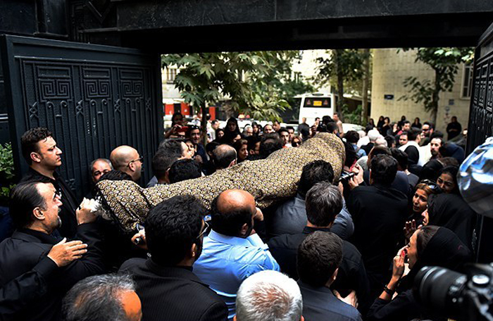 (تصاویر) تشییع بازیگر جوان سینما و تلویزیون (تصاویر) تشییع بازیگر جوان سینما و تلویزیون