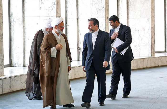 (تصاویر) سخنرانی عراقچی در جمع خبرگان (تصاویر) سخنرانی عراقچی در جمع خبرگان