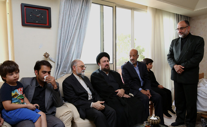 (تصاویر) تسلیت یادگارامام به مهدی خزعلی (تصاویر) تسلیت یادگارامام به مهدی خزعلی