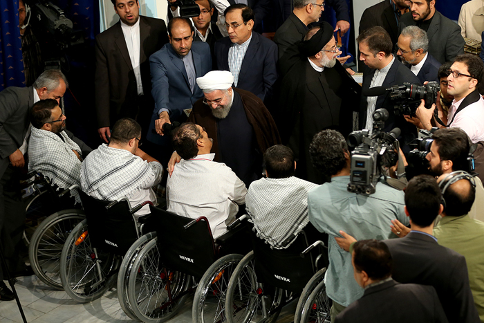 (تصاویر) دیدار روحانی با جانبازان (تصاویر) دیدار روحانی با جانبازان