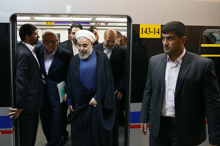 (تصاویر) روحانی و قالیباف در مترو (تصاویر) روحانی و قالیباف در مترو