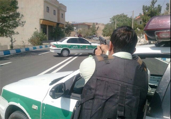 نبردخیابانی پلیس با شروری مسلح در بومهن نبردخیابانی پلیس با شروری مسلح در بومهن