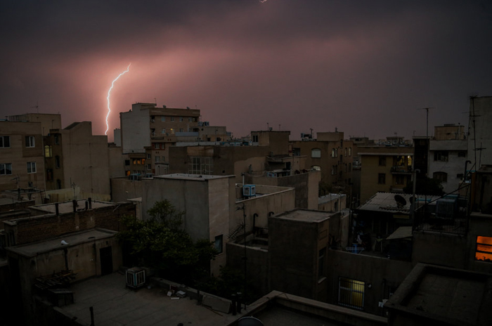 (تصاویر) رعد وبرق در آسمان تهران (تصاویر) رعد وبرق در آسمان تهران