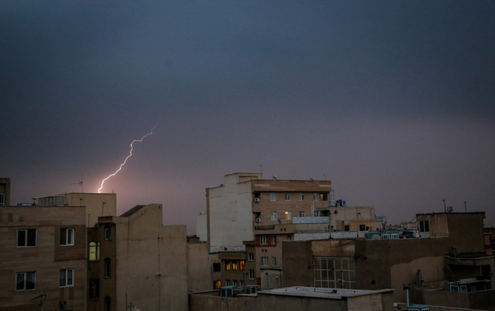 (تصاویر) رعد وبرق در آسمان تهران (تصاویر) رعد وبرق در آسمان تهران