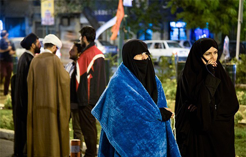 (تصاویر) چادرزدن معترضان برجام جلوی مجلس (تصاویر) چادرزدن معترضان برجام جلوی مجلس