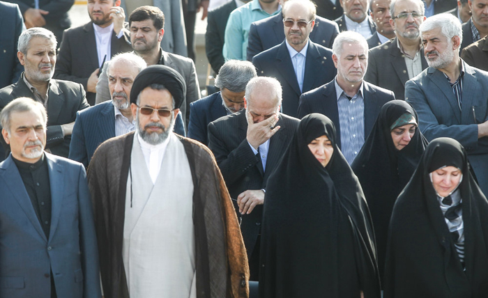 (تصاویر) استقبال مقامات و مسئولان از جانباختگان منا (تصاویر) استقبال مقامات و مسئولان از جانباختگان منا