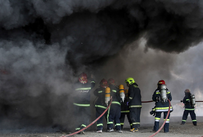 (تصاویر) مانور زنان آتش‌نشان