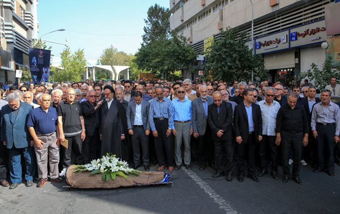 (تصاویر) تشییع عبدالرحیم جعفری مقابل درهای بسته «امیرکبیر» (تصاویر) تشییع عبدالرحیم جعفری مقابل درهای بسته «امیرکبیر»