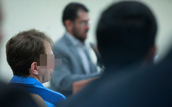 (تصاویر) بابکزنجانی در سومین جلسه دادگاه (تصاویر) بابکزنجانی در سومین جلسه دادگاه