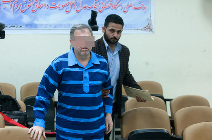 (تصاویر) بابکزنجانی در سومین جلسه دادگاه (تصاویر) بابکزنجانی در سومین جلسه دادگاه