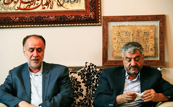(تصاویر) گریه رضایی در سوگ سردار همدانی (تصاویر) گریه رضایی در سوگ سردار همدانی