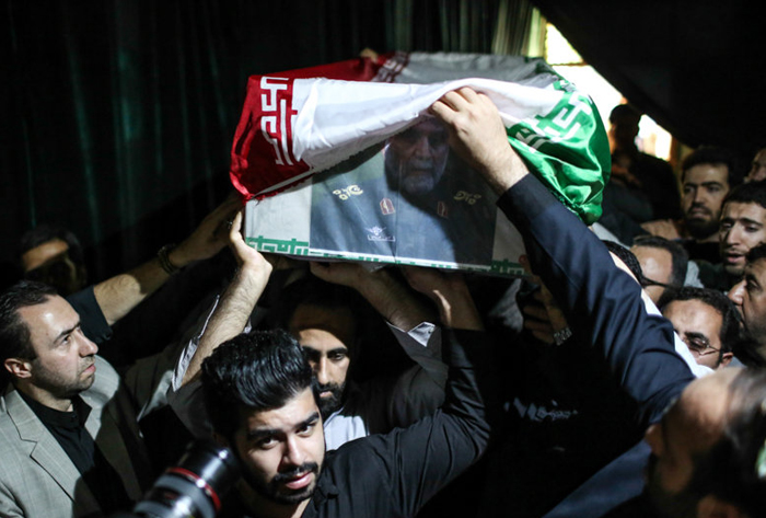 (تصاویر) وداع با پیکر شهید همدانی (تصاویر) وداع با پیکر شهید همدانی