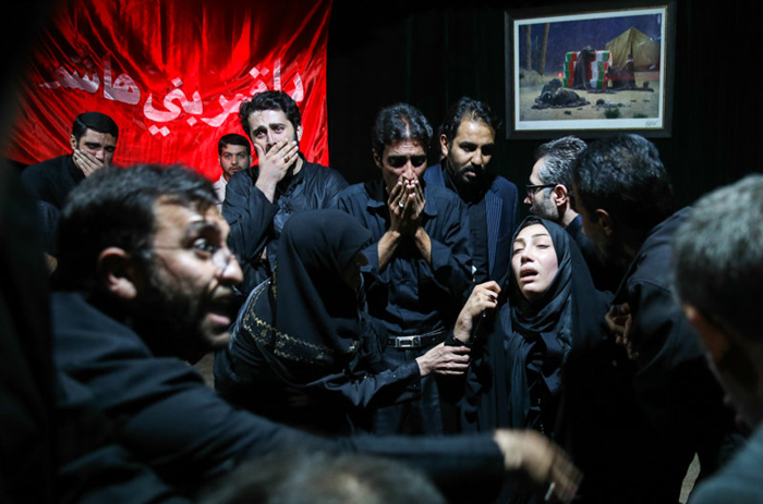 (تصاویر) وداع با پیکر محافظ احمدینژاد (تصاویر) وداع با پیکر محافظ احمدینژاد