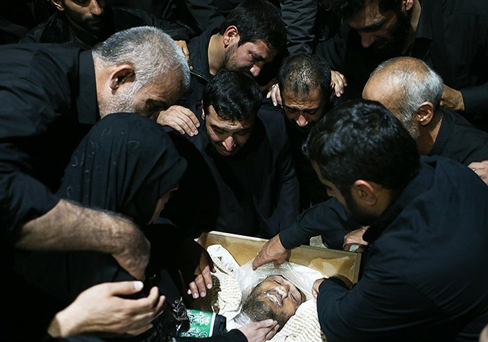 (تصاویر) وداع با پیکر محافظ احمدینژاد (تصاویر) وداع با پیکر محافظ احمدینژاد