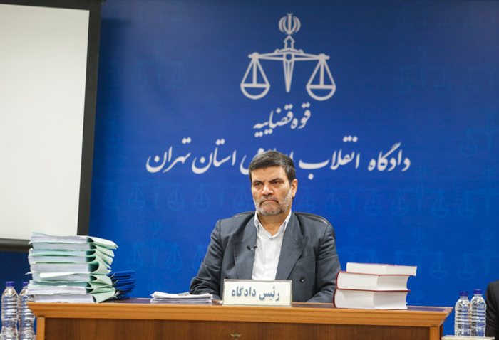 (تصاویر) بابک زنجانی با اسناد محرمانه آمد (تصاویر) بابک زنجانی با اسناد محرمانه آمد