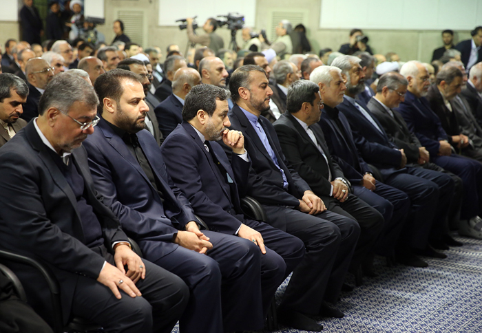 (تصاویر) دیدار وزیرخارجه و سفرا با رهبرانقلاب (تصاویر) دیدار وزیرخارجه و سفرا با رهبرانقلاب