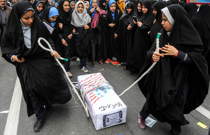 (تصاویر) راهپیمایی 13 آبان در تهران (تصاویر) راهپیمایی 13 آبان در تهران