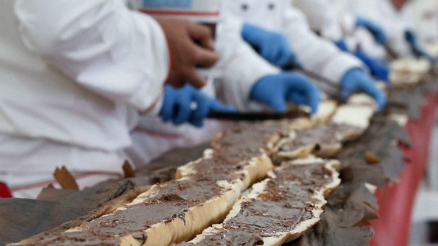 رونمایی از درازترین باگت دنیا +(تصاویر) رونمایی از درازترین باگت دنیا +(تصاویر)