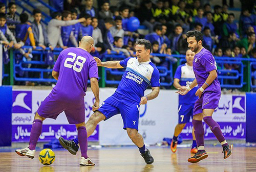 (تصاویر) دیدار خیریه یاران دایی و فردوسی‌پور