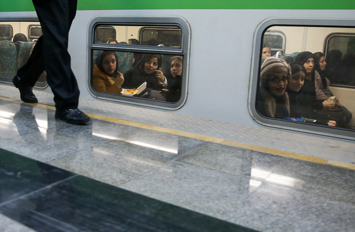 (تصاویر) جهانگیری در مترو کرج (تصاویر) جهانگیری در مترو کرج