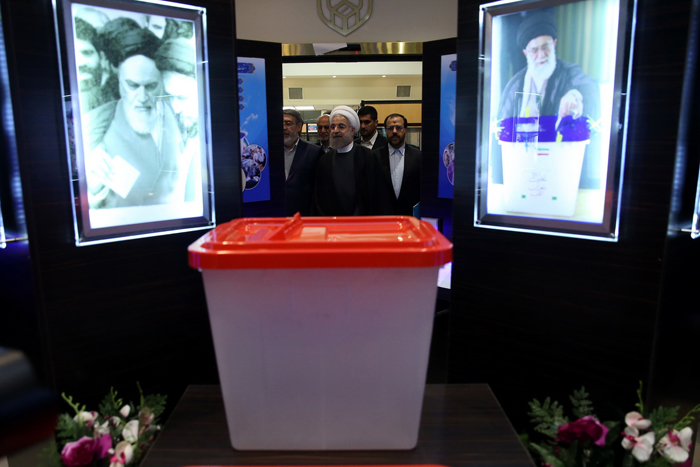 (تصاویر) ثبت نام روحانی در انتخابات خبرگان (تصاویر) ثبت نام روحانی در انتخابات خبرگان