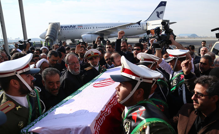 پیکر مرحوم رکنآبادی وارد تهران شد پیکر مرحوم رکنآبادی وارد تهران شد