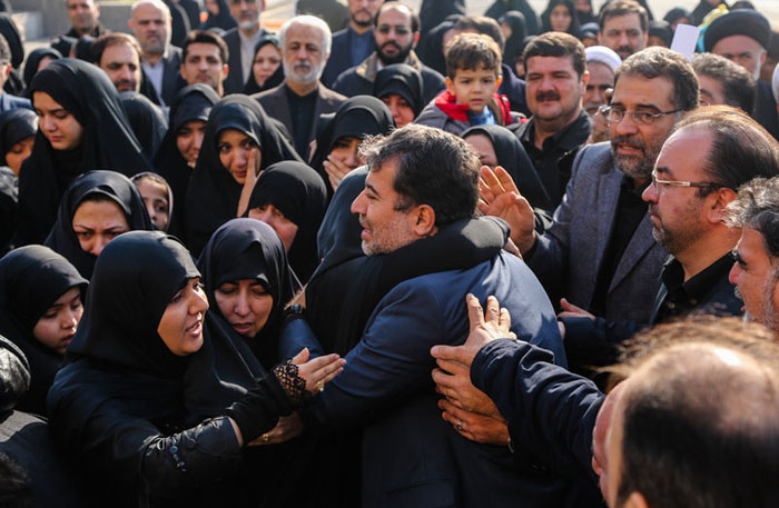 (تصاویر) استقبال از پیکر مرحوم رکنآبادی (تصاویر) استقبال از پیکر مرحوم رکنآبادی