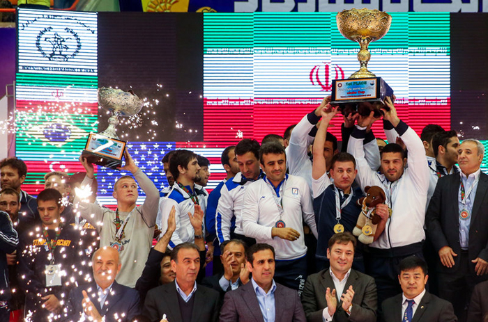 (تصاویر) جشن قهرمانی کشتیگیران ایران (تصاویر) جشن قهرمانی کشتیگیران ایران