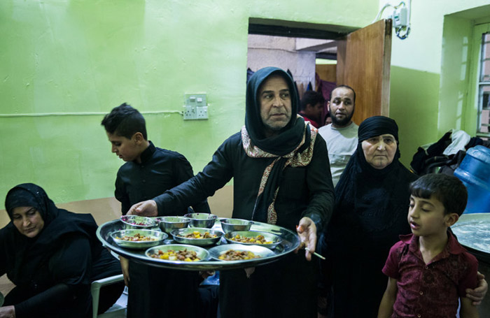 (تصاویر) آنها که زندگی را وقف زائران می‌کنند‎