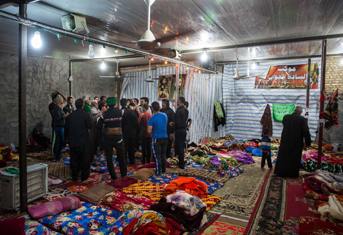 (تصاویر) آنها که زندگی را وقف زائران می‌کنند‎