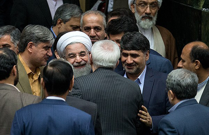 (تصاویر) استقبال از ظریف در مجلس (تصاویر) استقبال از ظریف در مجلس