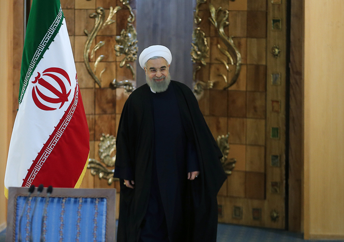 (تصاویر) حواشی نشست خبری روحانی (تصاویر) حواشی نشست خبری روحانی