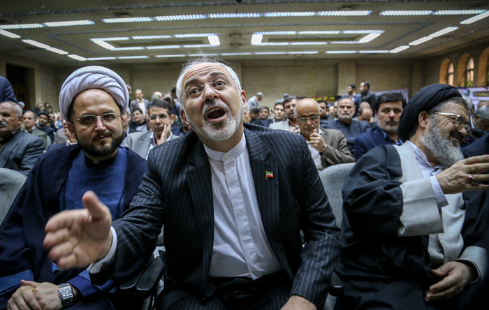 (تصاویر) از مشایی تا ظریف در ختم پدر قشقاوی (تصاویر) از مشایی تا ظریف در ختم پدر قشقاوی