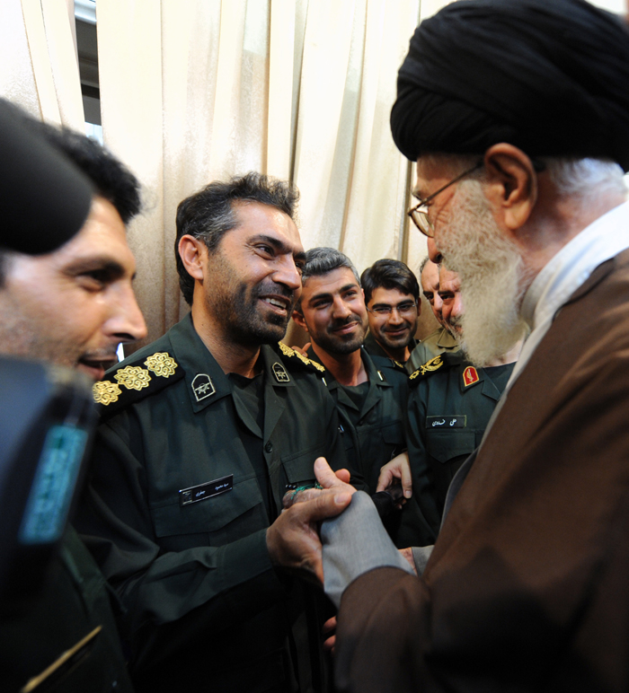 (تصاویر) دیدار بازداشت‌کنندگان امریکایی‌ها با رهبر انقلاب