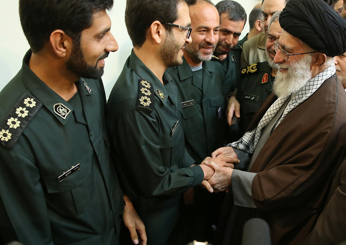 (تصاویر) دیدار بازداشت‌کنندگان امریکایی‌ها با رهبر انقلاب