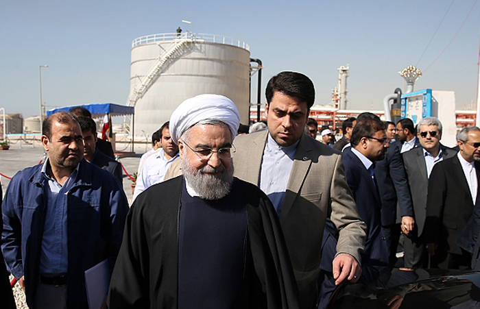(تصاویر) روحانی در عسلویه (تصاویر) روحانی در عسلویه
