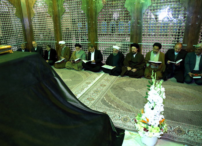 (تصاویر) هیات دولت در حرم امام(ره) (تصاویر) هیات دولت در حرم امام(ره)