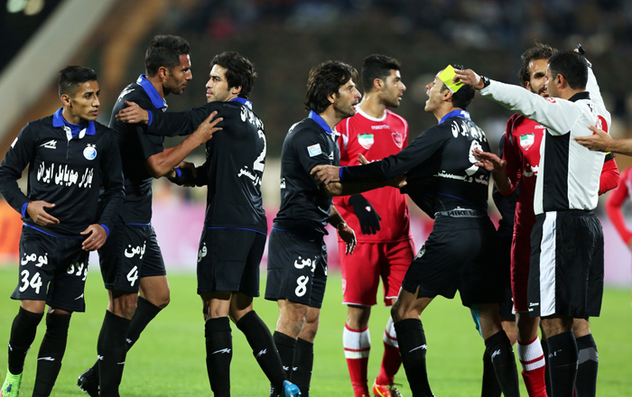 (تصاویر) متن و حواشی دربی 79